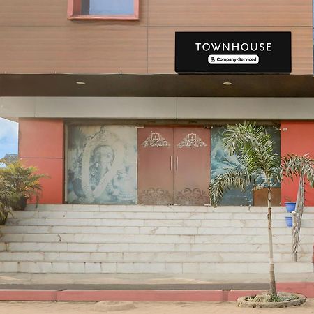 Super Townhouse Gida Near Rto Office Hotel Gorakhpur Luaran gambar
