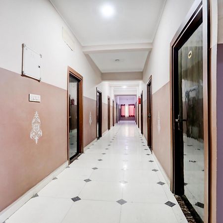 Super Townhouse Gida Near Rto Office Hotel Gorakhpur Luaran gambar