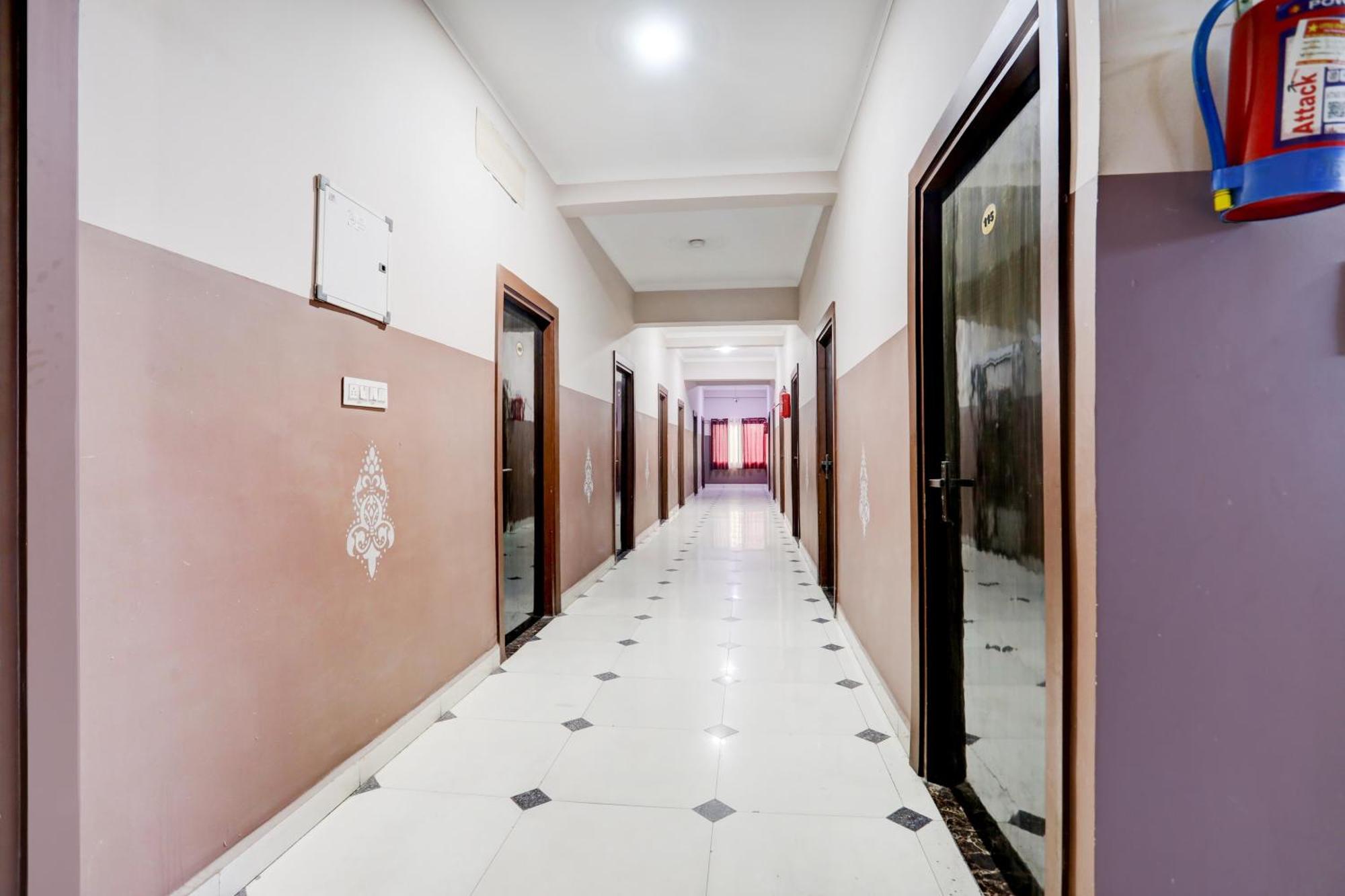 Super Townhouse Gida Near Rto Office Hotel Gorakhpur Luaran gambar