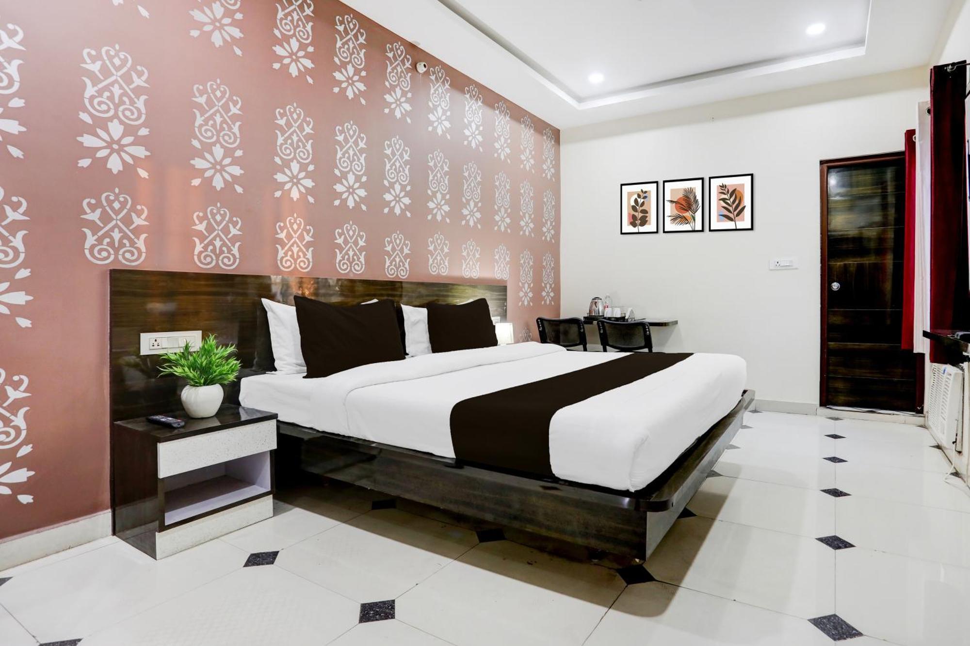 Super Townhouse Gida Near Rto Office Hotel Gorakhpur Luaran gambar