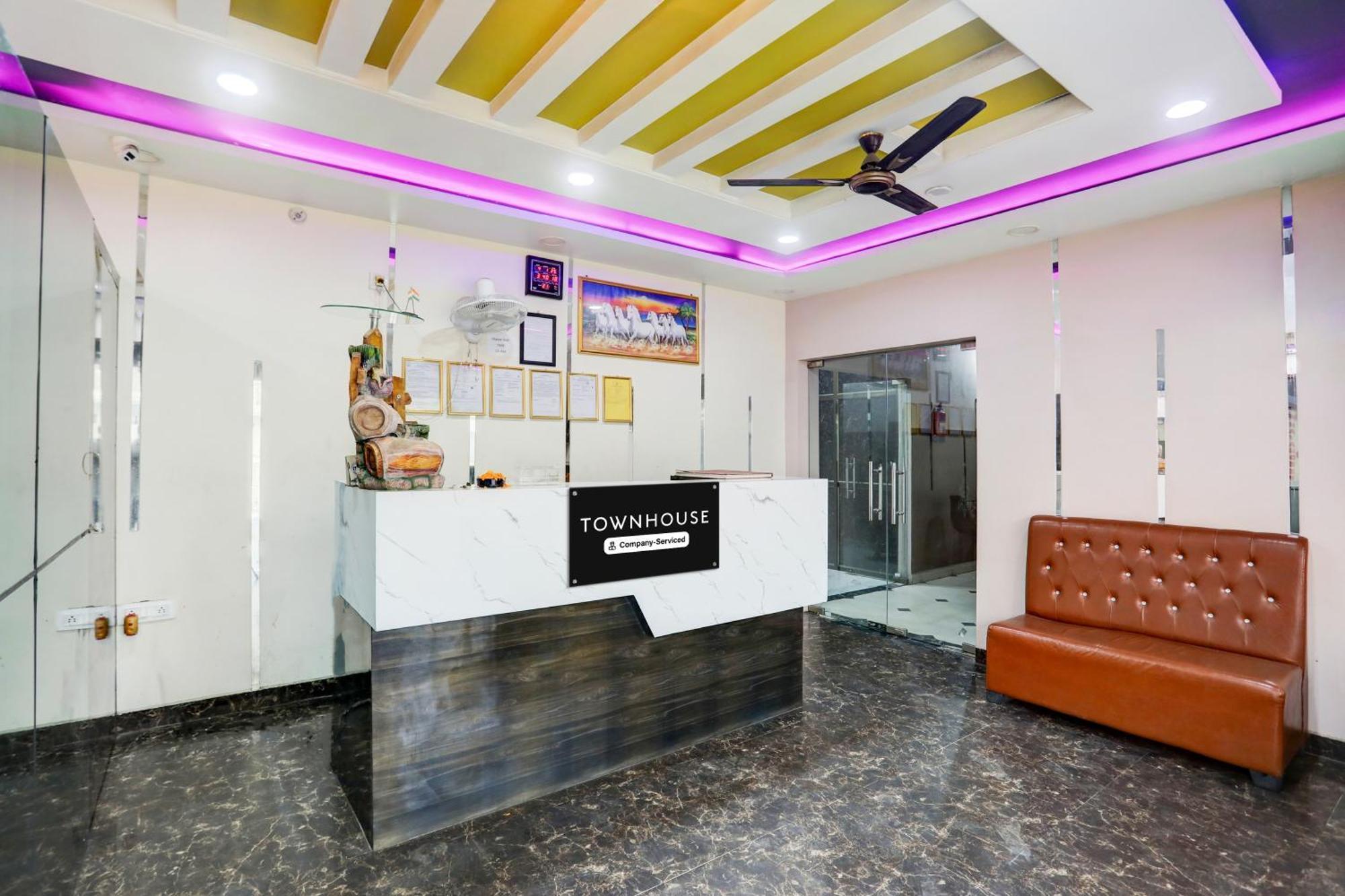 Super Townhouse Gida Near Rto Office Hotel Gorakhpur Luaran gambar