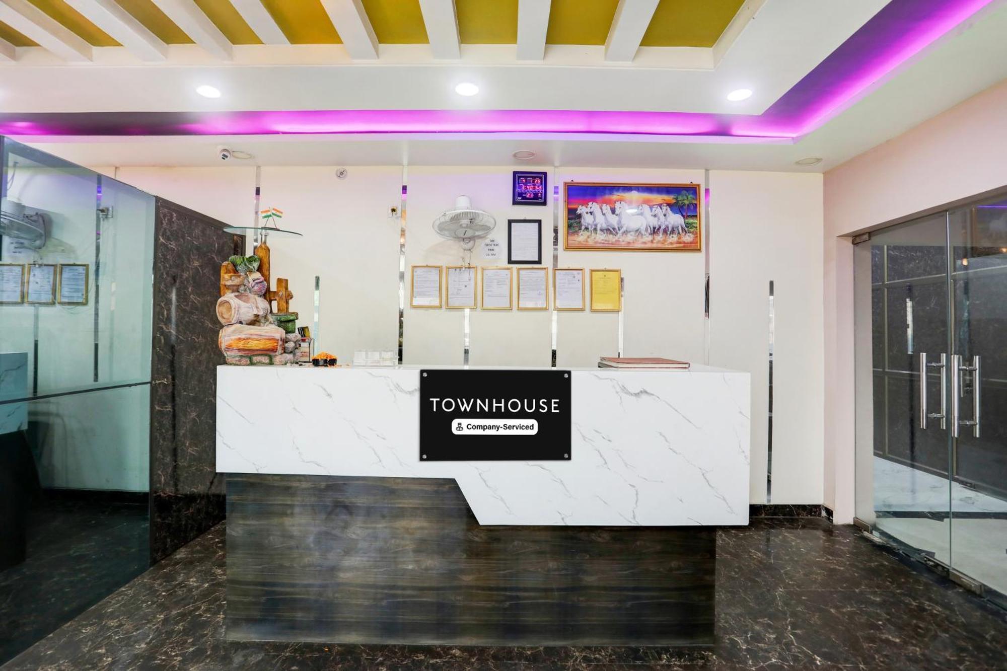 Super Townhouse Gida Near Rto Office Hotel Gorakhpur Luaran gambar