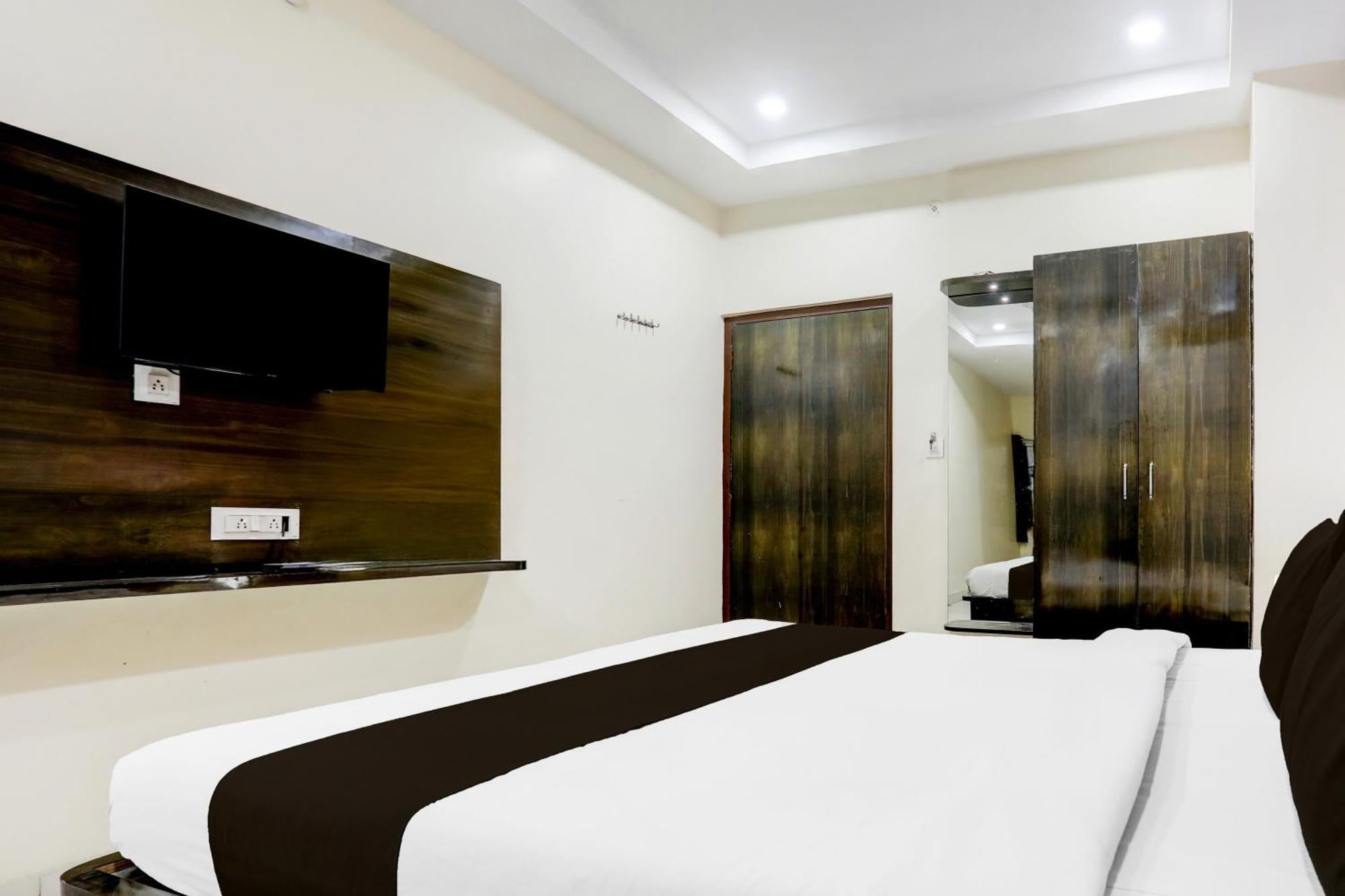 Super Townhouse Gida Near Rto Office Hotel Gorakhpur Luaran gambar
