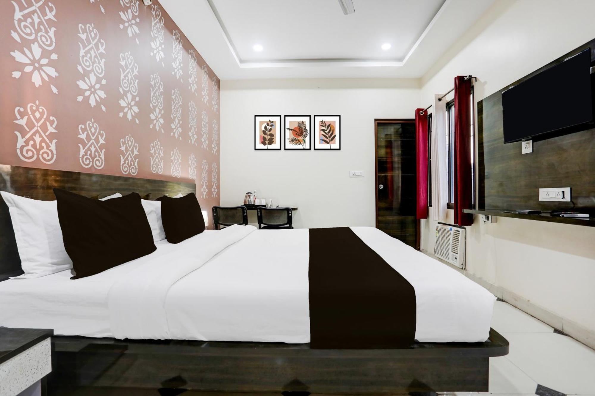Super Townhouse Gida Near Rto Office Hotel Gorakhpur Luaran gambar