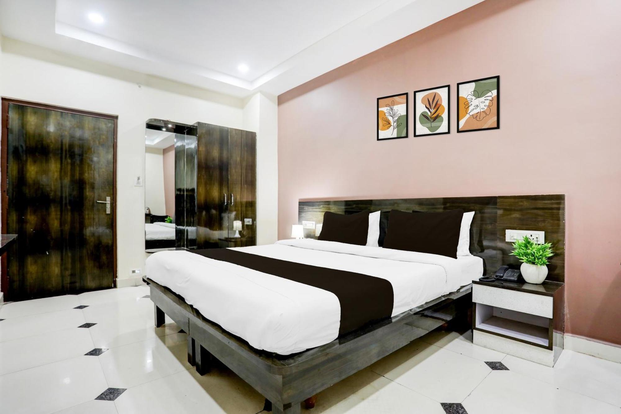 Super Townhouse Gida Near Rto Office Hotel Gorakhpur Luaran gambar
